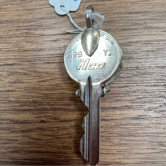 Repurposed Key Necklace - Picture 2 of 2